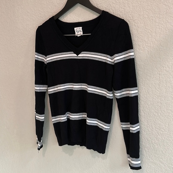 Hippie Rose Long sleeve cotton  V neck sweater size M - Picture 2 of 6